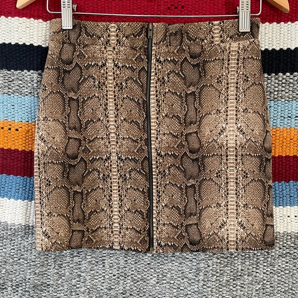 Windsor Snake Print Mini Skirt - Picture 13 of 16